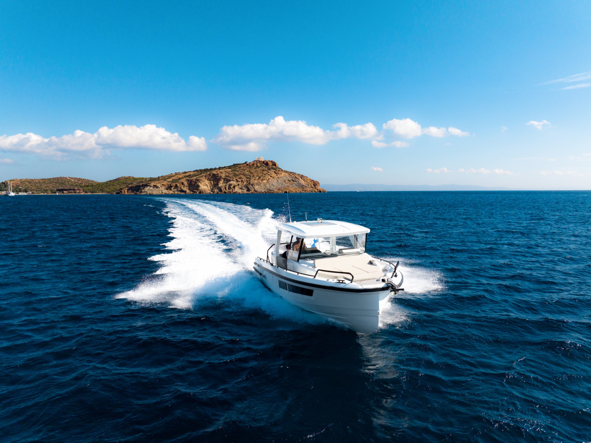 Quarken 35 GT — production still