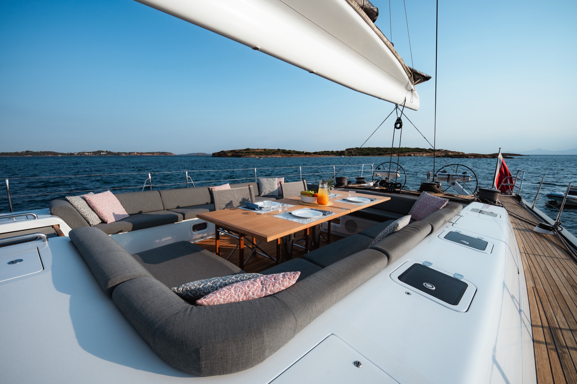 S/Y Mrs Seven — production still