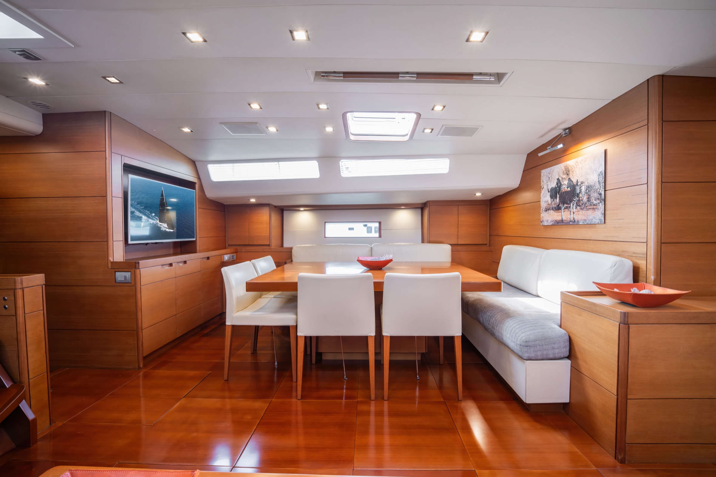 S/Y Mrs Seven — production still