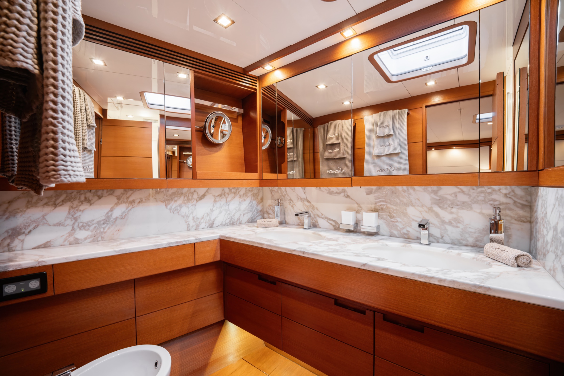 S/Y Mrs Seven — production still